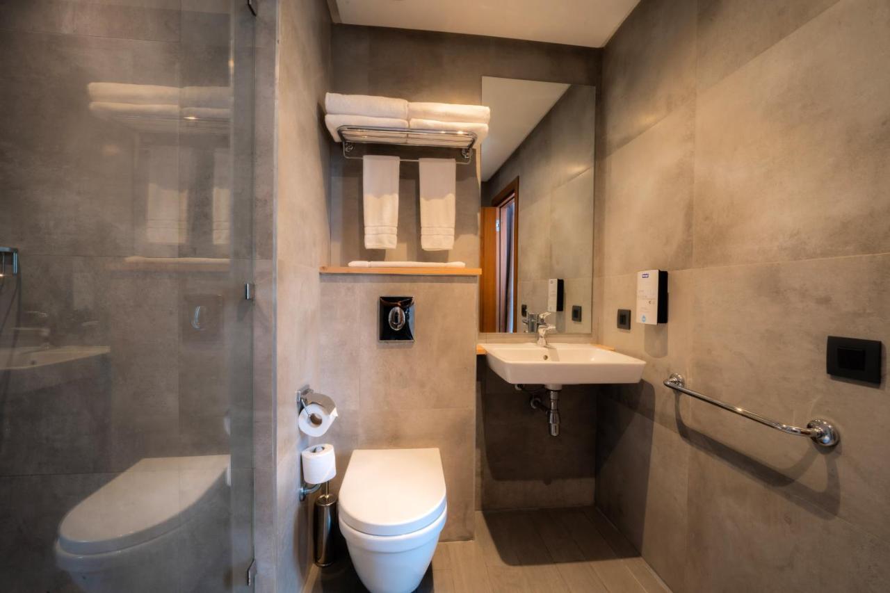 Hotel Kyriad 3*